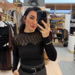 DÜĞMELİ DANTEL BLUZ