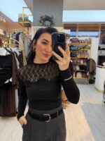 DÜĞMELİ DANTEL BLUZ